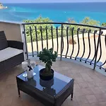 Bonsai Hotel *