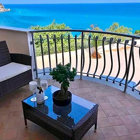 Bonsai Hotel *